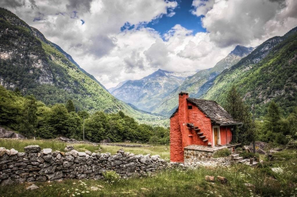 Analyse du marché immobilier dans le canton du Valais, Suisse